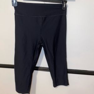 Under Armor heatgear cropped leggings